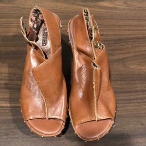 Brown sandals casual wear , very good condition